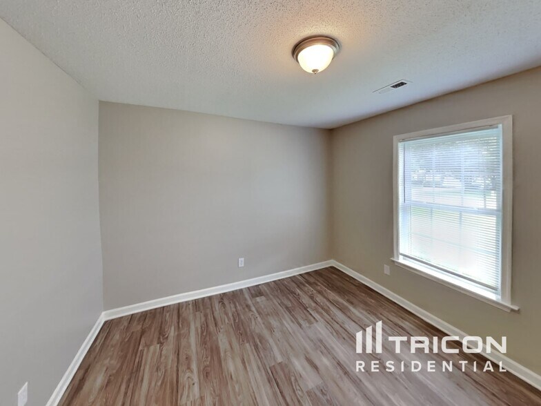 Building Photo - 3589 Bent Trace Dr