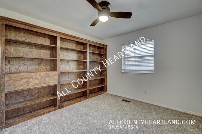 Building Photo - 10333 Fairfax Ln