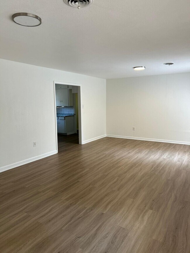Building Photo - 2900 S Garrett Terrace