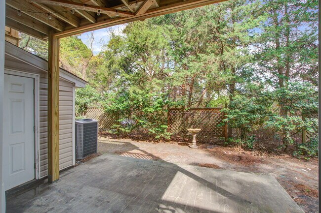 Building Photo - 4902 Lake Palmetto Ln