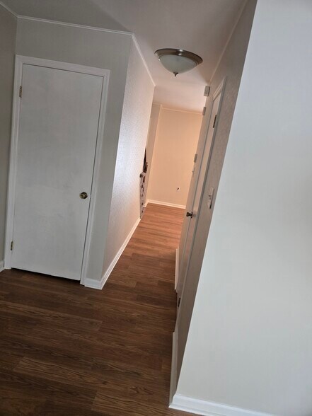 Building Photo - 2948 Klein St