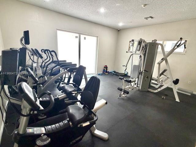 Building Photo - 6940 Miami Gardens Dr