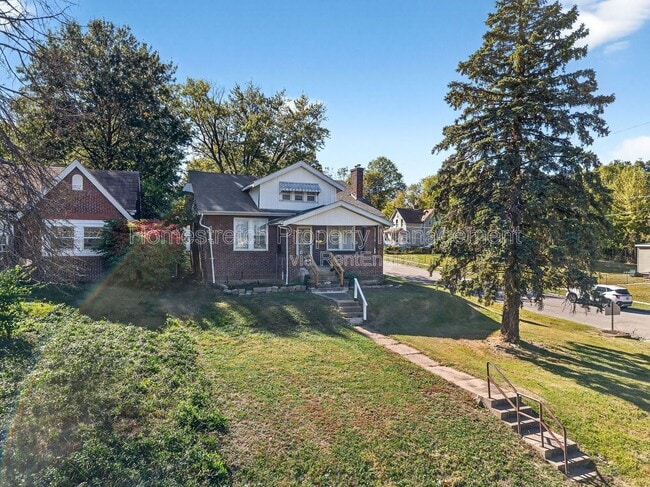 Primary Photo - 2330 Hord Ave