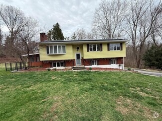Building Photo - 5 Brook Ln