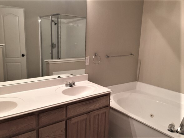 Building Photo - 8963 River Falls Dr