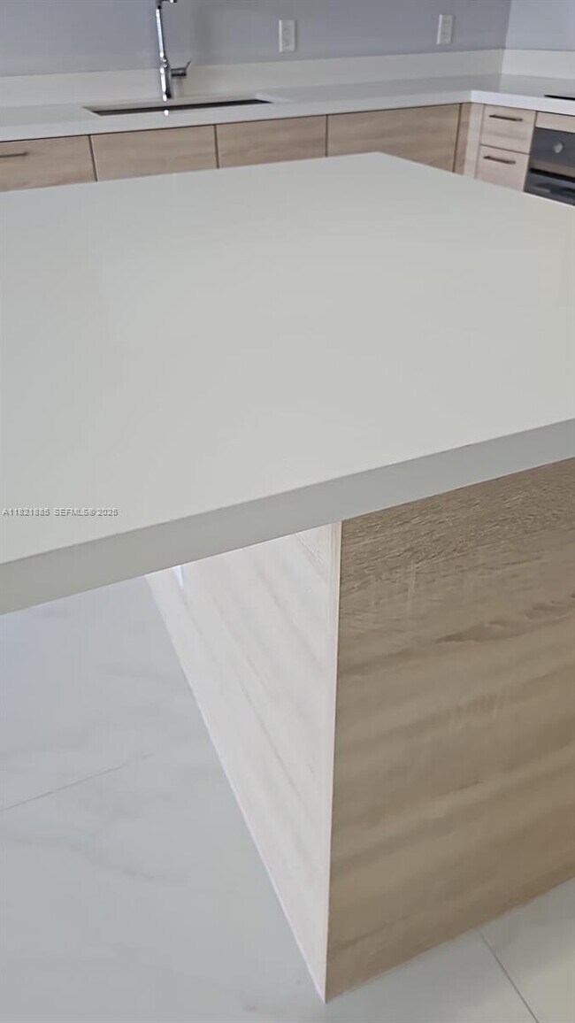 Building Photo - 16385 Biscayne Blvd