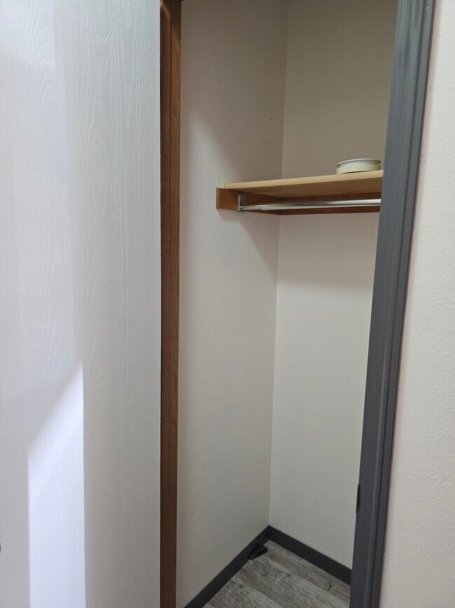 Building Photo - 2802 Maralane Ave