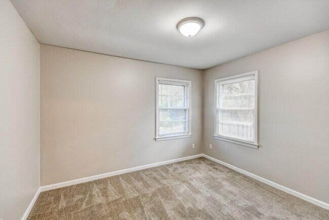 Building Photo - 1217 5 Mile Rd