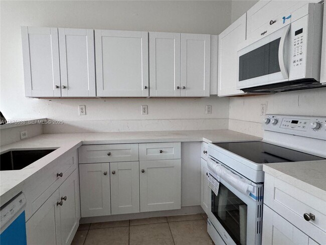 Building Photo - 13864 SW 273rd Terrace