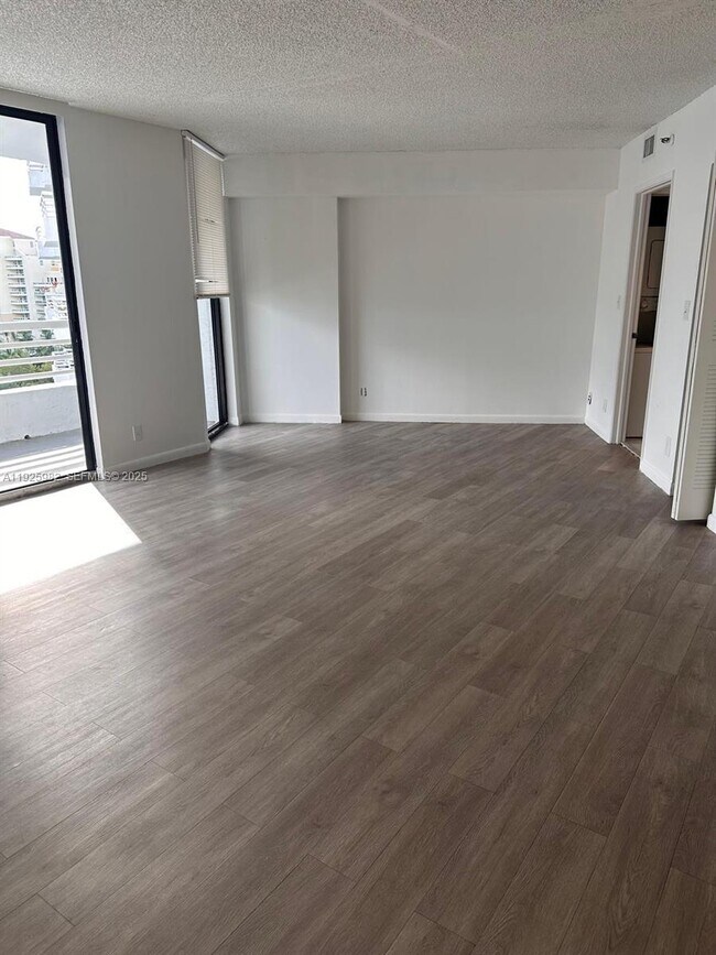 Building Photo - 3300 NE 192 St