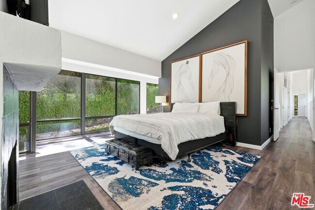 Building Photo - 2350 Benedict Canyon Drive