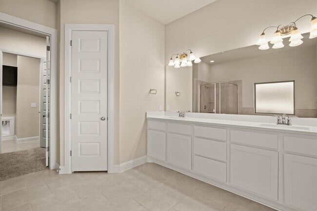 Building Photo - 709 Pinnacle View Dr