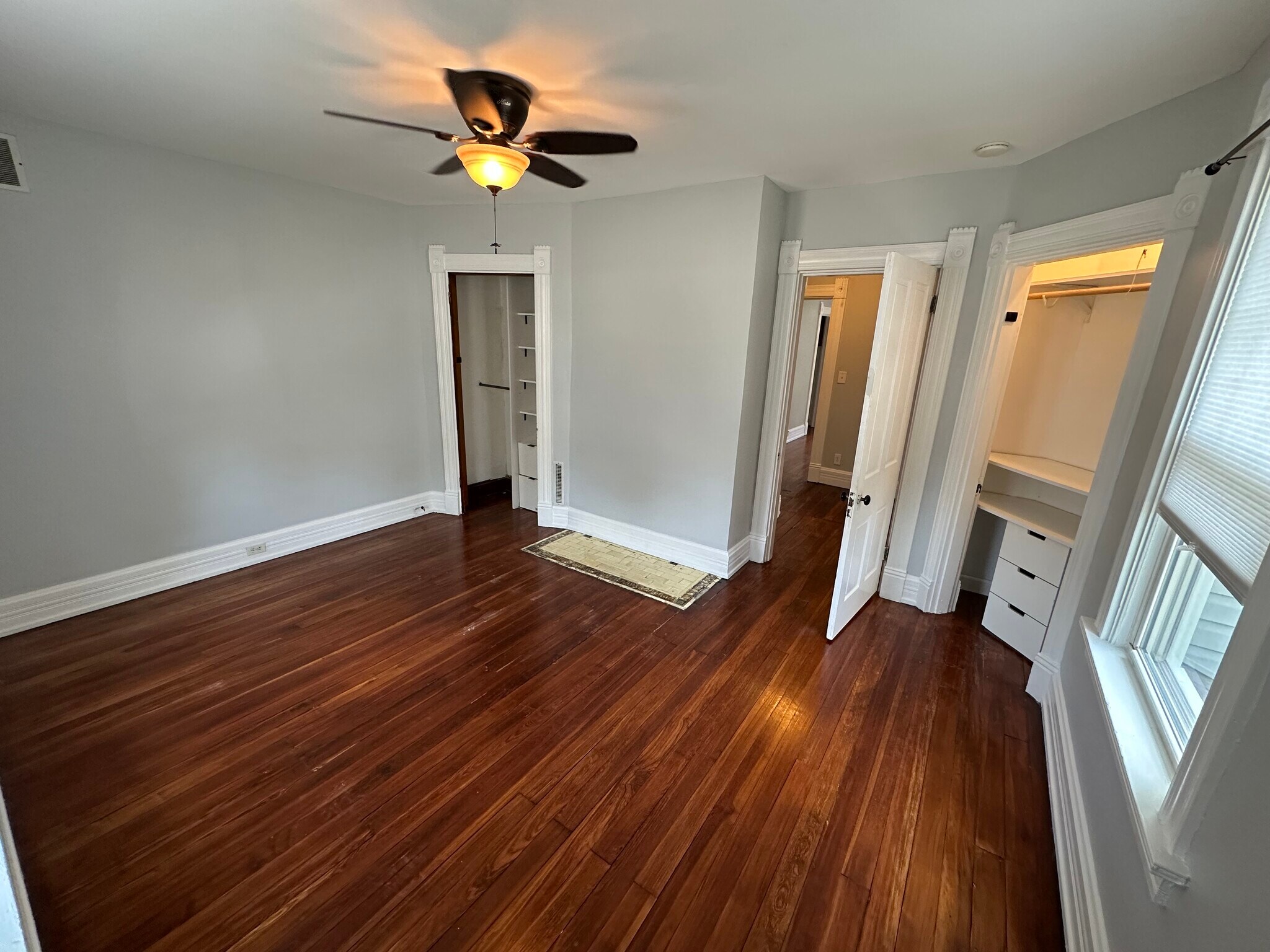 Master bed 1 - 4020 Elsmere Ave