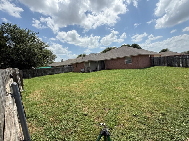 Building Photo - 4200 Lonesome Dove Dr