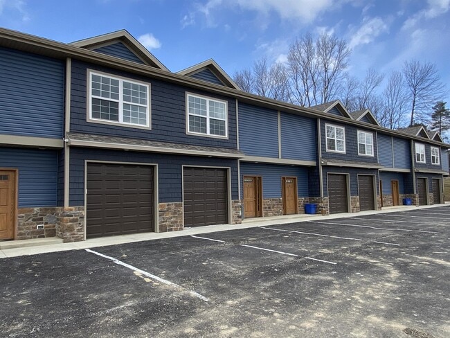 Building Photo - 4571 Elizabeth Ln