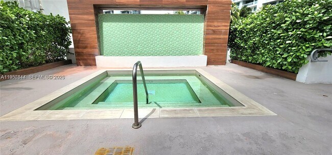 Building Photo - 350 S Miami Ave