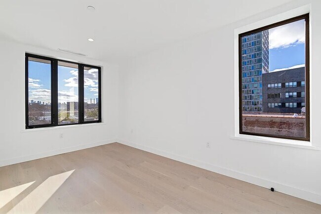 Building Photo - 2-22 51st Avenue
