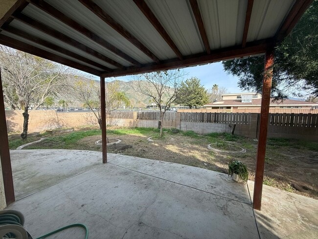 Building Photo - 3 Bed 2 Bath San Jacinto