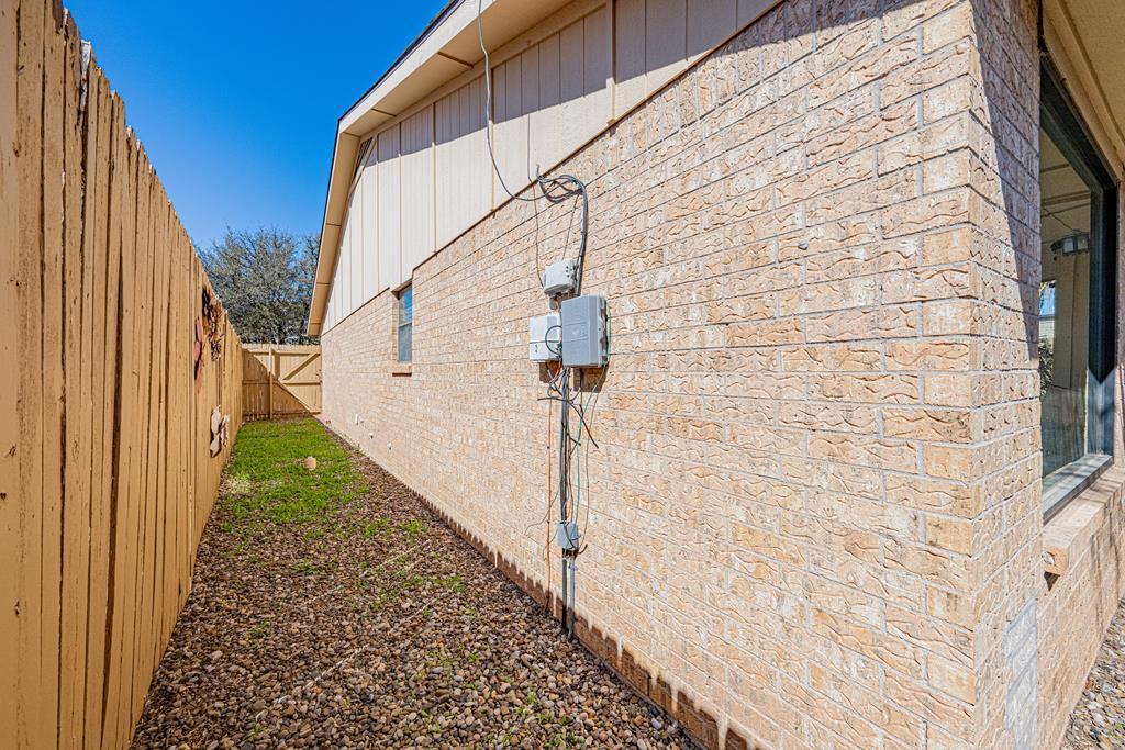 Building Photo - 105 Quail Run