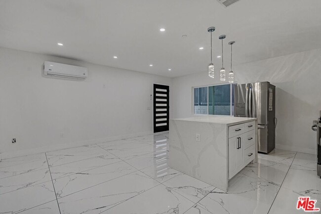 Building Photo - 4334 1/2 Sepulveda Blvd