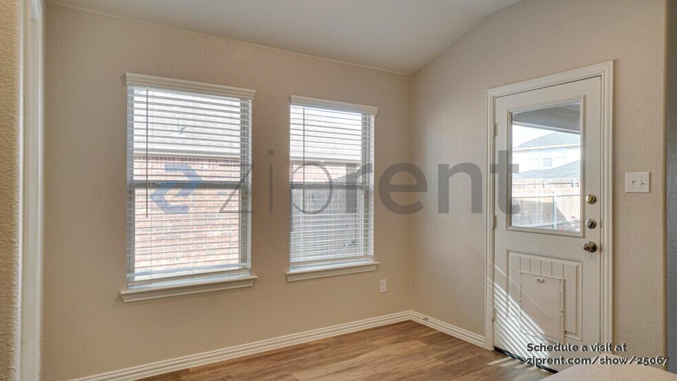 Building Photo - Unit