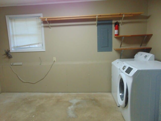 Building Photo - Inviting 3 Bed 2 Bath House