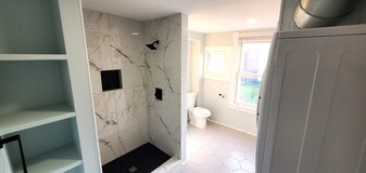 Building Photo - 1114 Columbia St