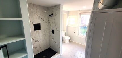 Building Photo - 1114 Columbia St