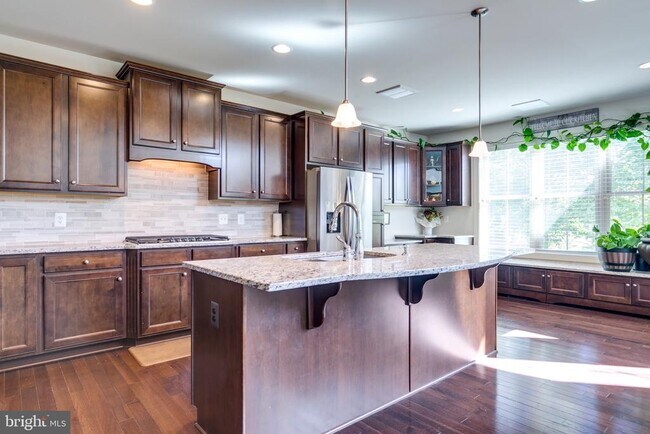 Building Photo - 23582 Prosperity Ridge Pl