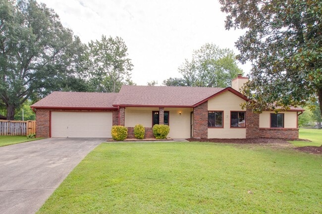 Building Photo - 2010 Rangewood Cir SE