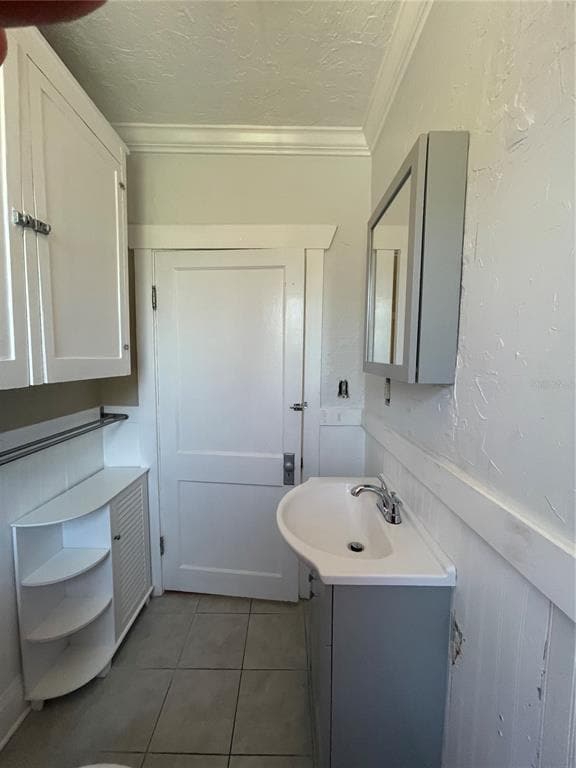 Building Photo - 2305 W Texas Ave