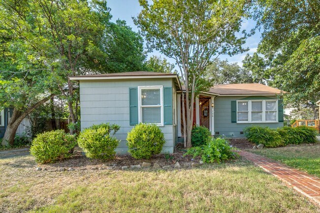 Building Photo - TERRELL HEIGHTS COTTAGE