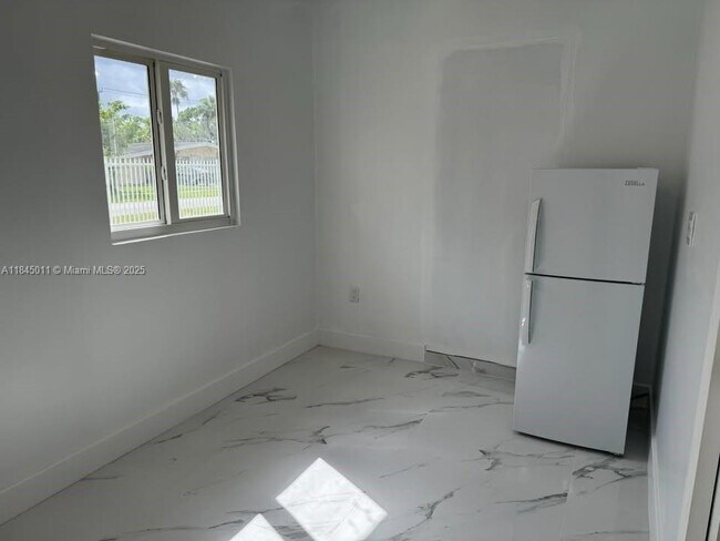 Building Photo - 27020 SW 144th Ave
