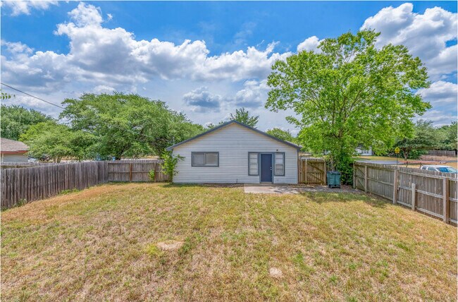 Building Photo - 3401 Timberline Ct