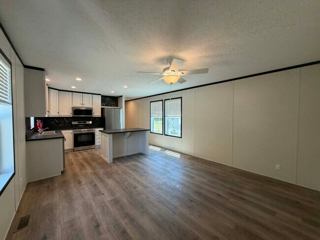 Building Photo - 23 E Arizona