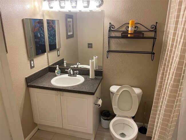 Building Photo - 2141 Portofino Pl