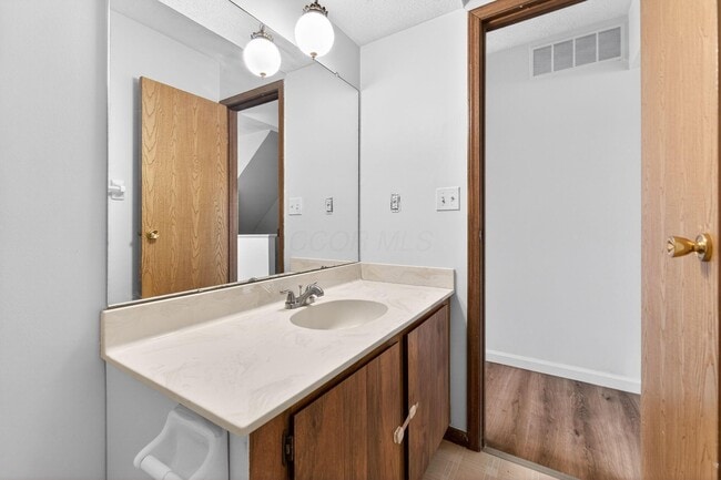 Building Photo - 6462 Brookedge Ct