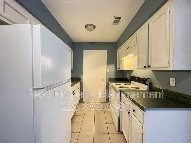 Building Photo - 2246 Anne Marie Dr