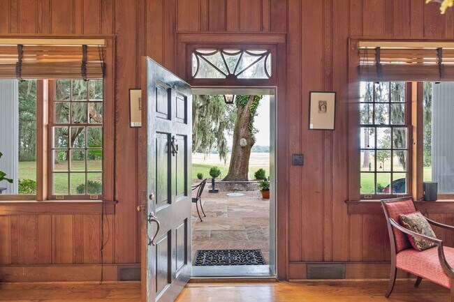 Building Photo - Historic Plantation Property on the Ashley River