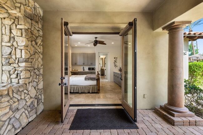 Building Photo - 56222 Village Dr