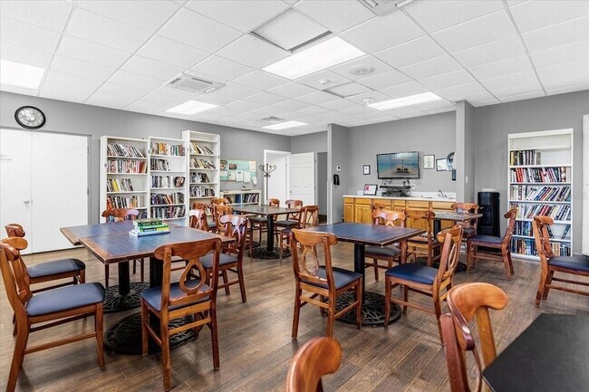 Building Photo - 6147 Sunnyvale Dr
