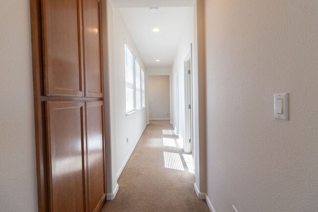 Building Photo - GREAT PRICE!!!- Mountain House-A Commuter'...