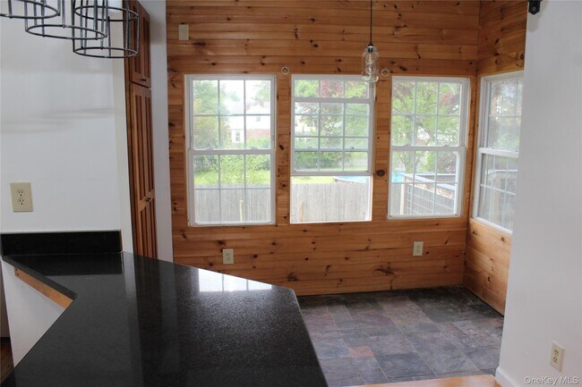 Building Photo - 295 Lucas Ave