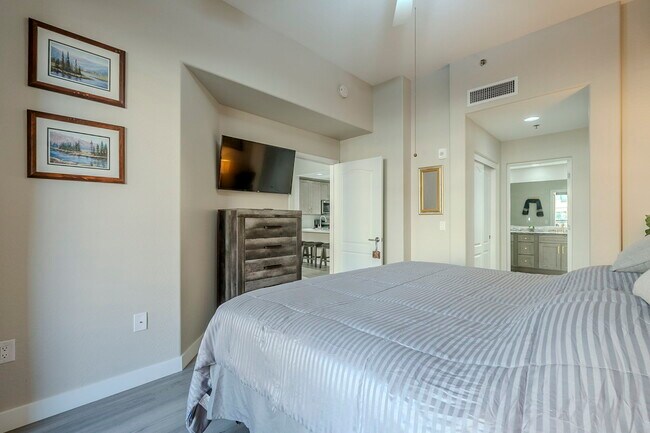 Building Photo - 16 W Encanto Blvd