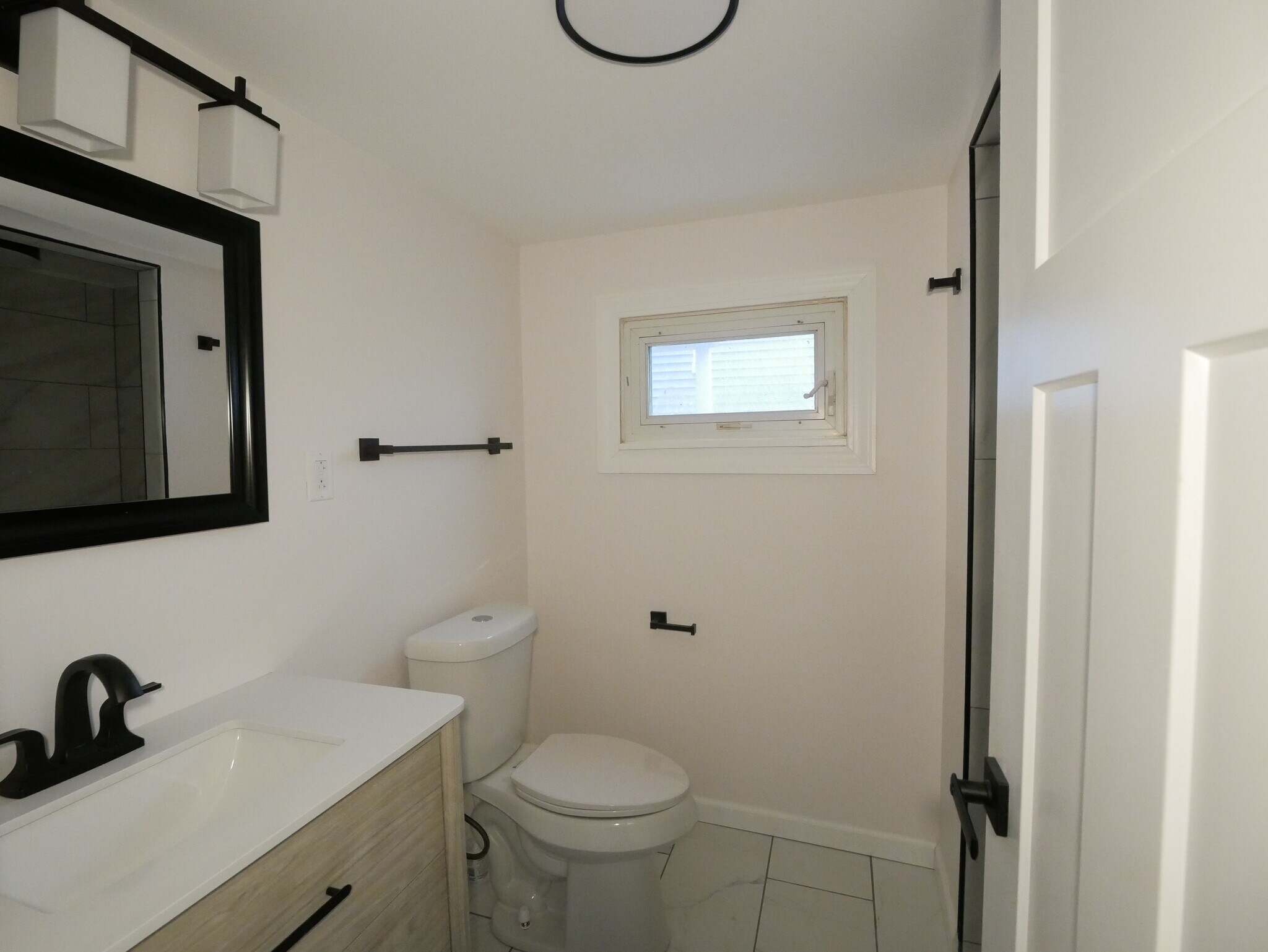 Building Photo - 252 Shields Rd