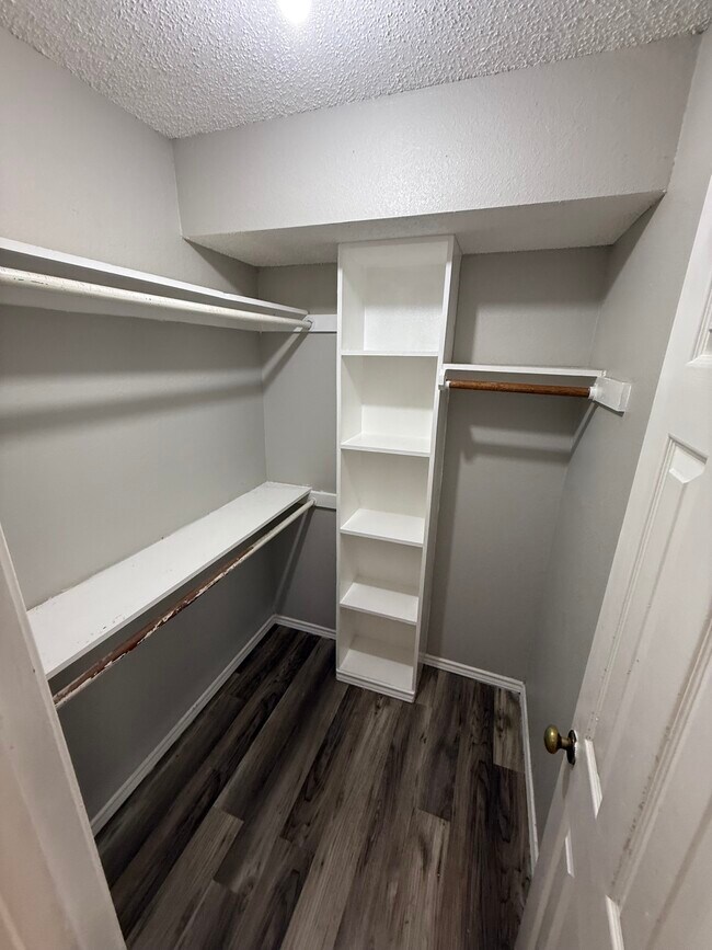 Building Photo - 830 Ash Grove Ln