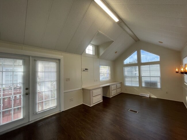 Building Photo - 36010 Sand Rd