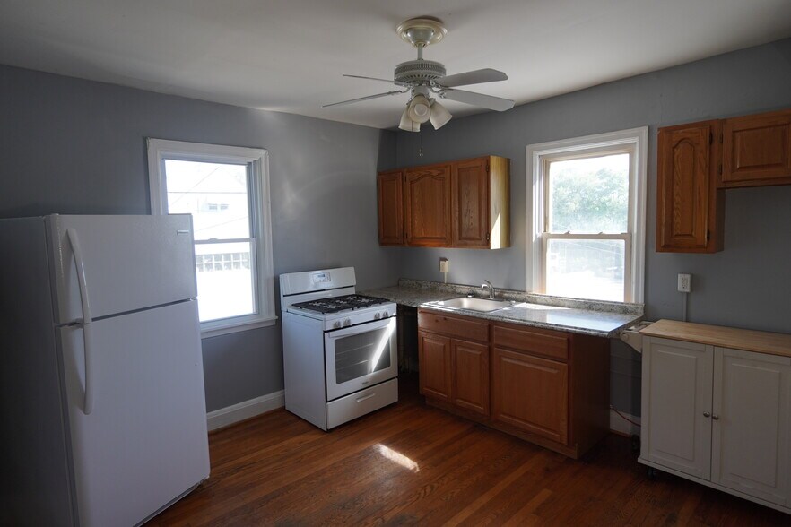 Building Photo - 3033 Hamilton Ave