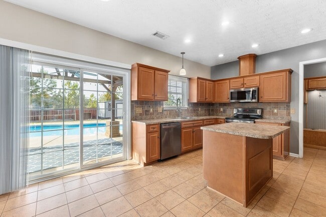 Building Photo - 2507 Hickoryridge Dr