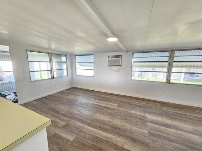 Building Photo - 321 3rd St Dr W